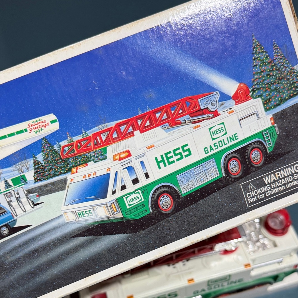 Hess Emergency Truck Toy - Red and Green - Picture 8 of 10